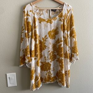 Mix by 41 Hawthorn 2X Gold and Cream blouse with Pom Pom details at hem
